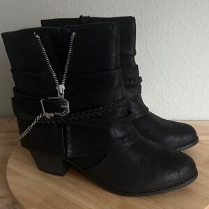 Pop Womens Faithe Stacked Heel Booties 10M
New black